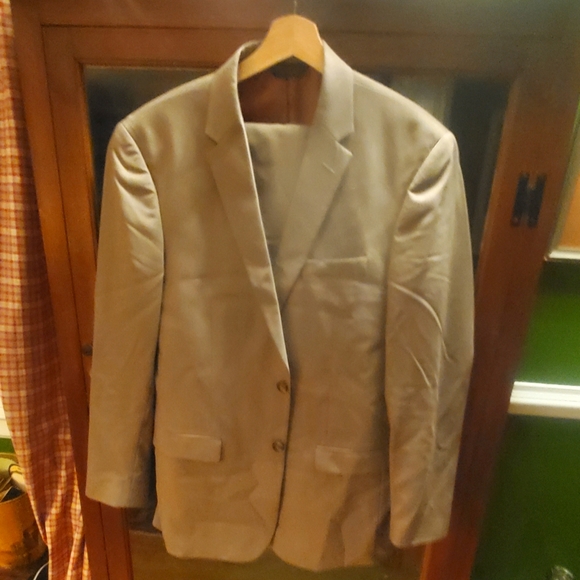 Joseph by Jos. A Banks Tan Suit - Picture 1 of 3